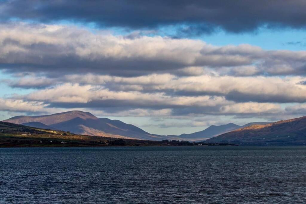 Skellig View Bluebell Rose & The Kerry Cliffs Apartment Portmagee Exterior photo
